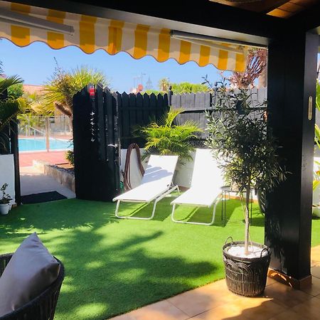 Oasis Beach Holiday Home With Jacuzzi 플라야 델 잉글스 외부 사진