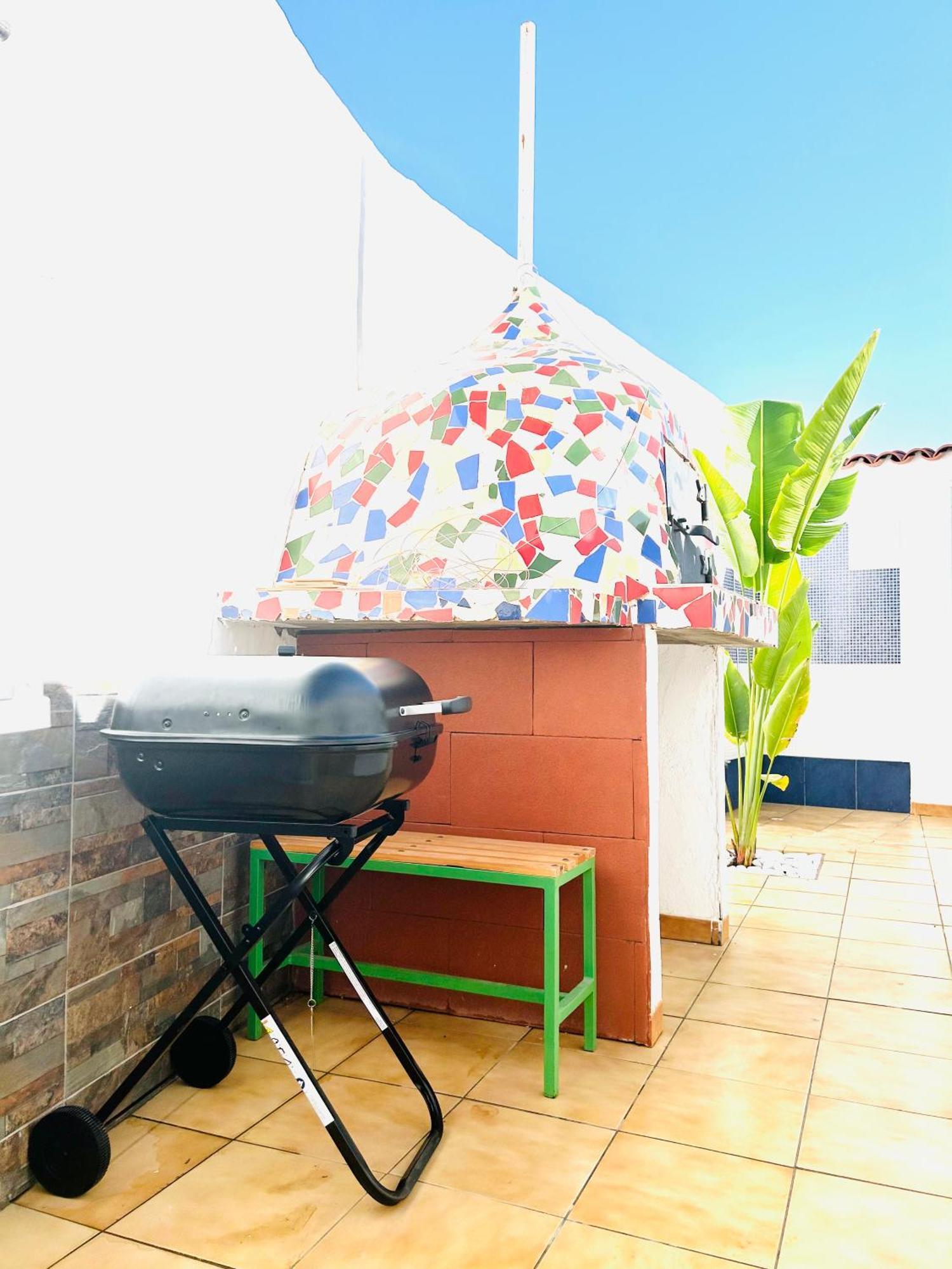 Oasis Beach Holiday Home With Jacuzzi 플라야 델 잉글스 외부 사진