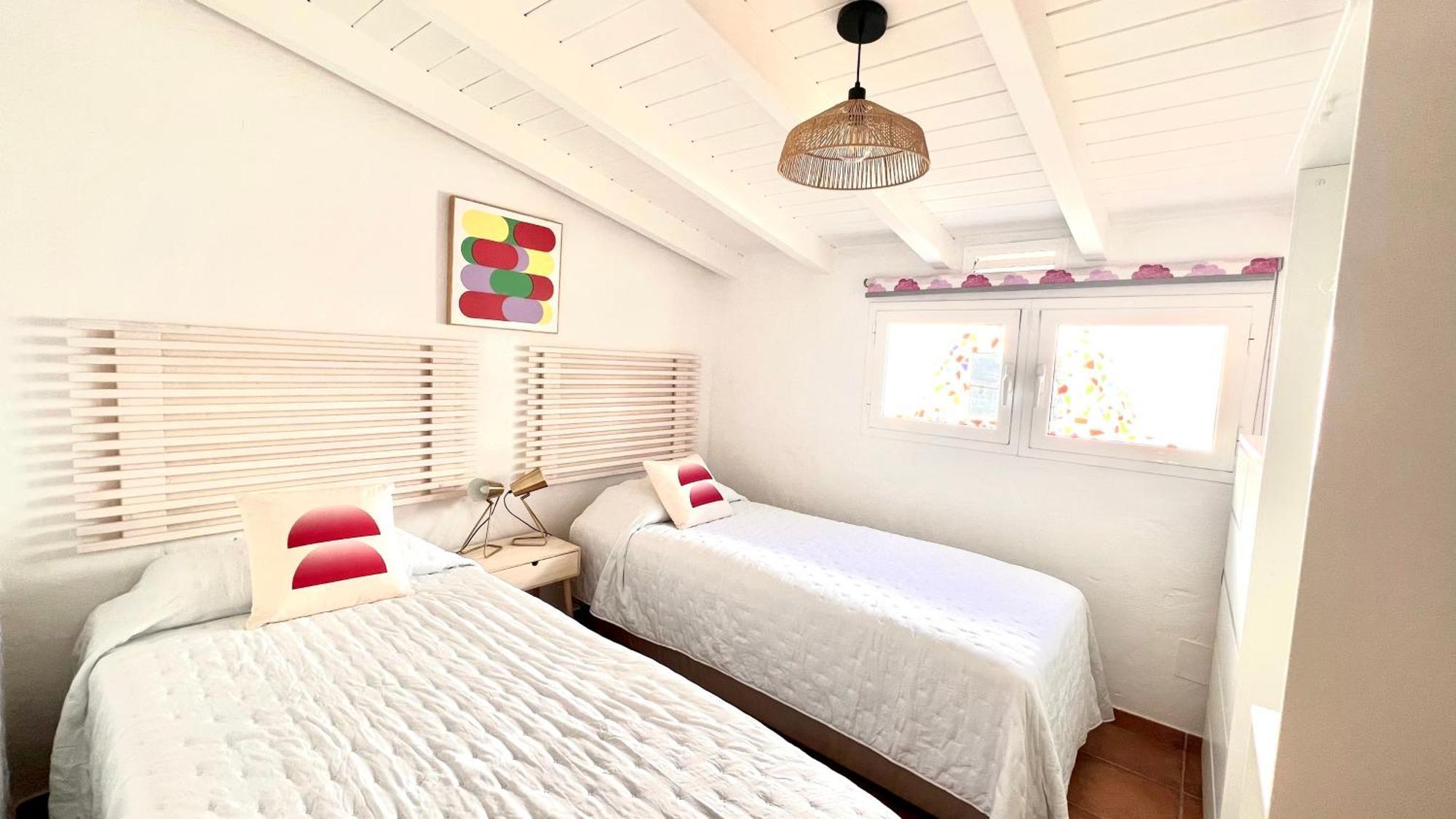 Oasis Beach Holiday Home With Jacuzzi 플라야 델 잉글스 외부 사진