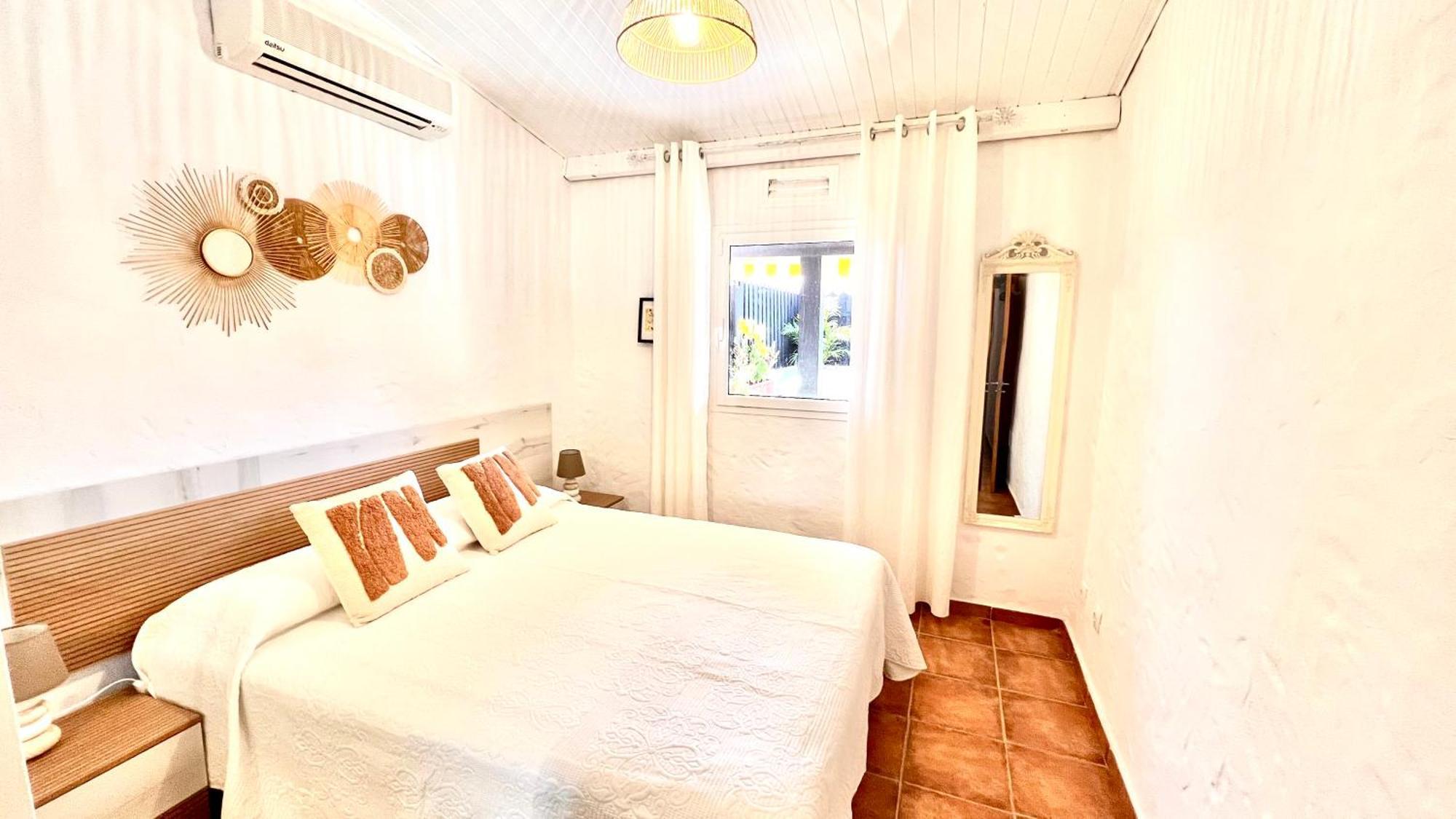 Oasis Beach Holiday Home With Jacuzzi 플라야 델 잉글스 외부 사진