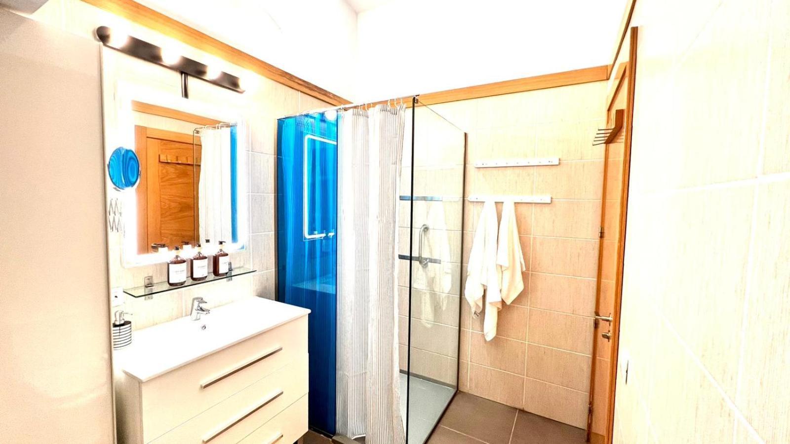 Oasis Beach Holiday Home With Jacuzzi 플라야 델 잉글스 외부 사진