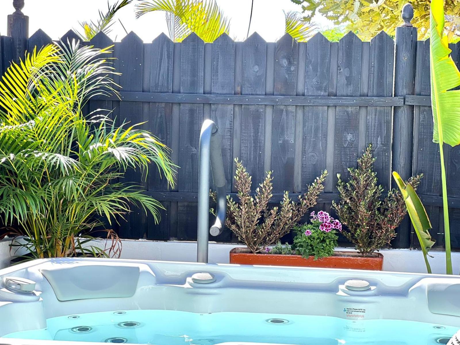 Oasis Beach Holiday Home With Jacuzzi 플라야 델 잉글스 외부 사진