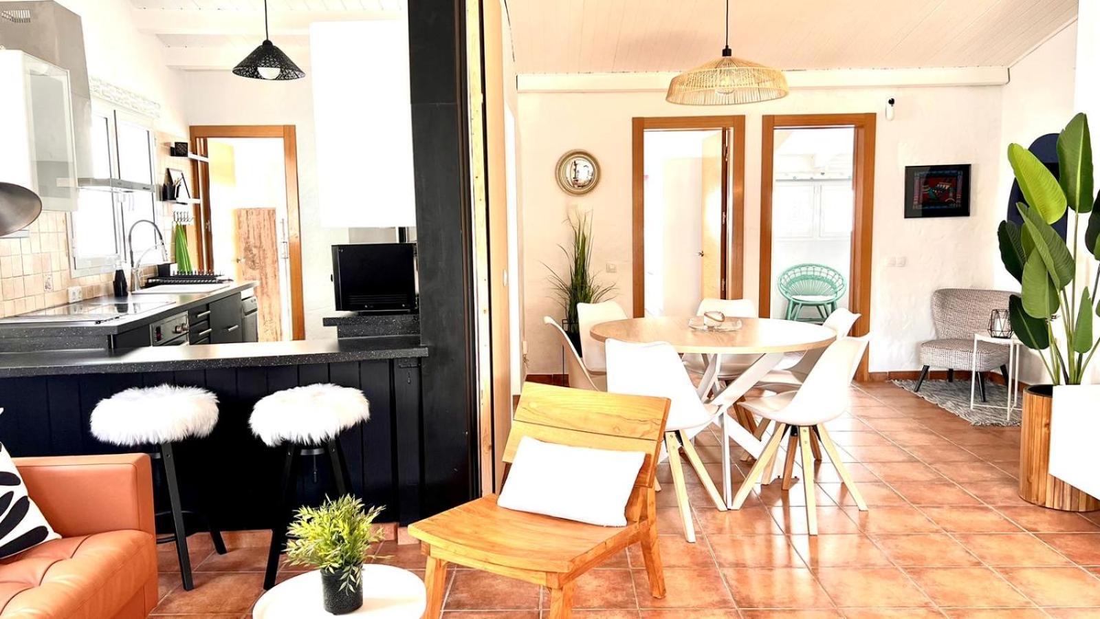 Oasis Beach Holiday Home With Jacuzzi 플라야 델 잉글스 외부 사진