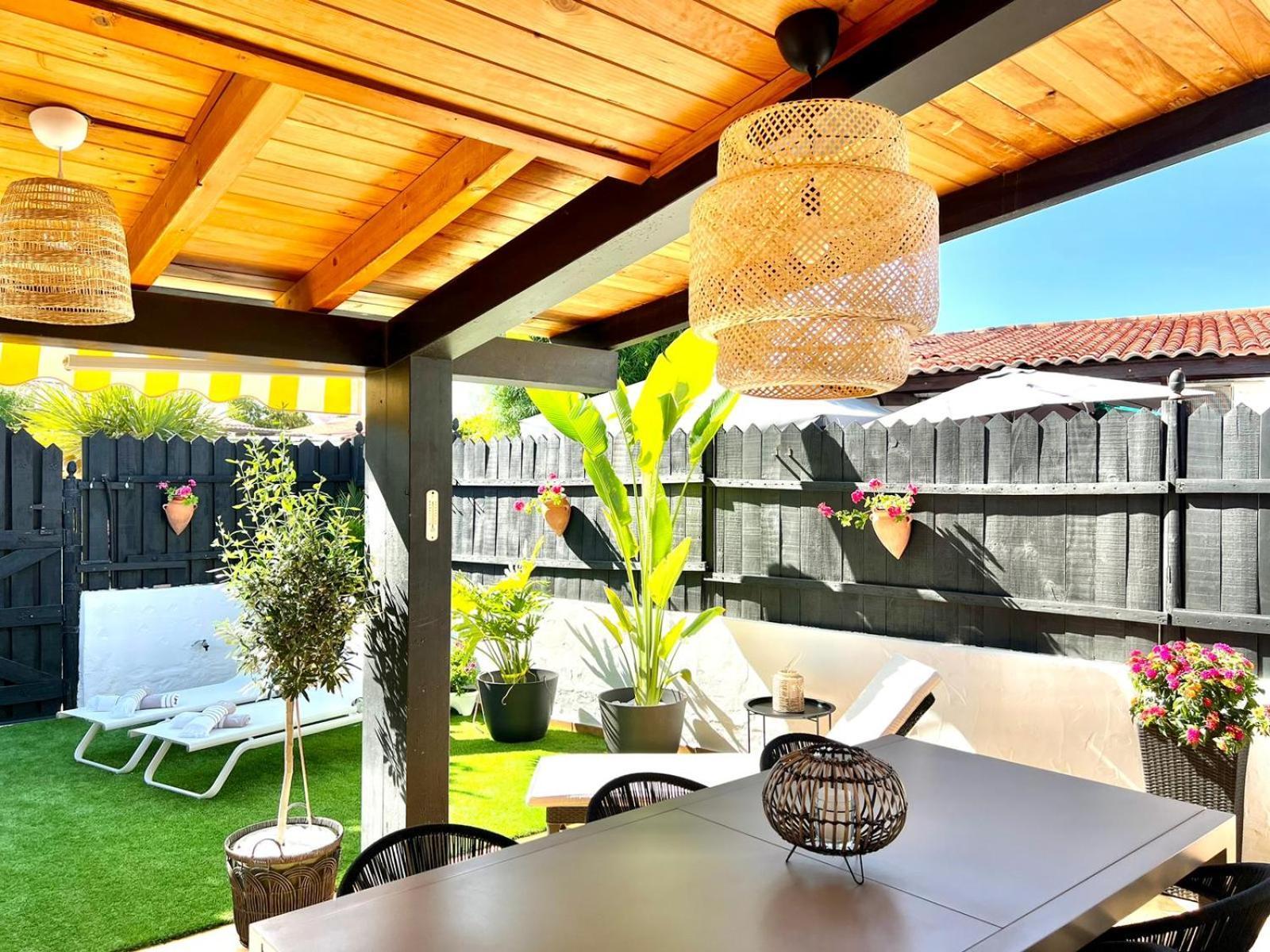 Oasis Beach Holiday Home With Jacuzzi 플라야 델 잉글스 외부 사진